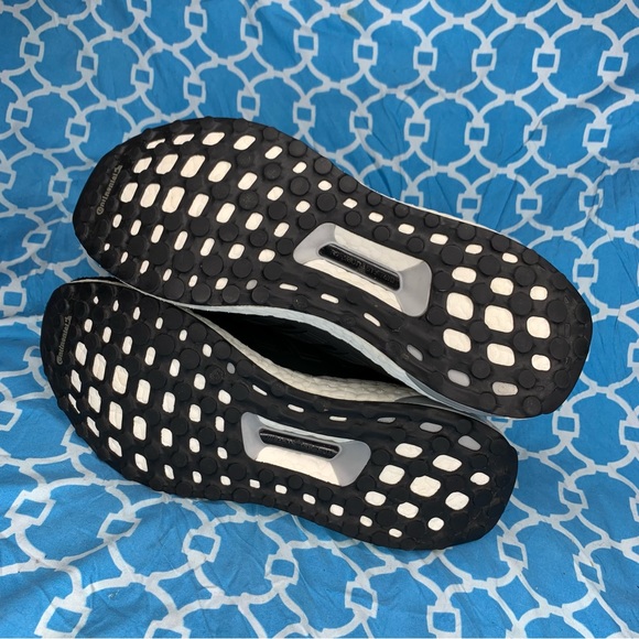 Adidas Women’s size 10 Ultraboost 4.0 core black triple white low top dna wmns - Picture 4 of 11